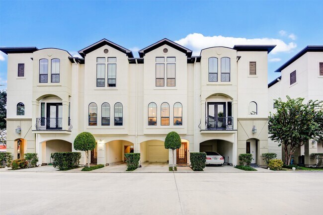 Primary Photo - 3105 Fairdale Oaks E