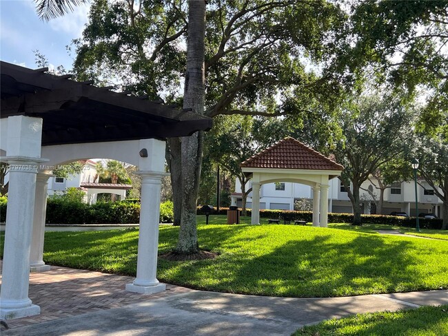 Building Photo - 2056 Alta Meadows Ln