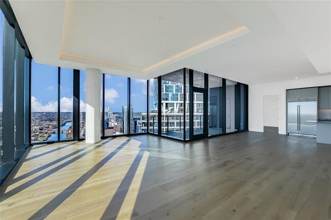 Building Photo - 610 Davis St