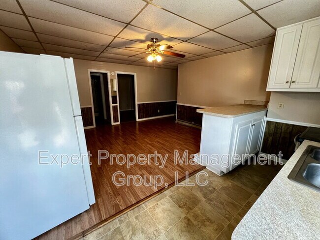 Building Photo - 103 Winterlochen Dr
