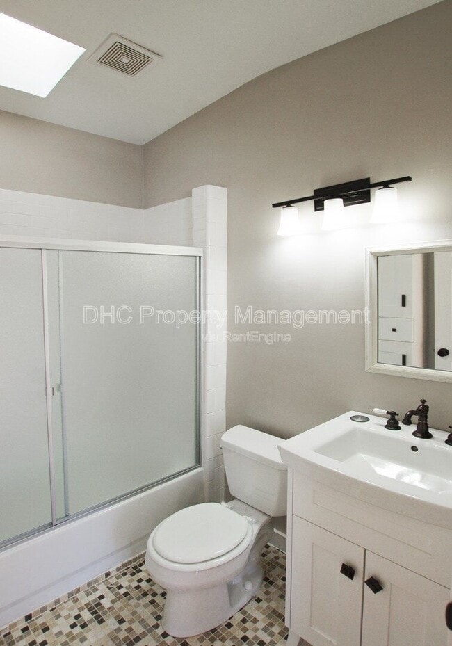 Building Photo - 835 Piedmont Ave NE