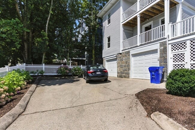 Building Photo - 29 Arbroth St