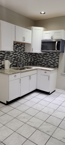 Building Photo - 5760 Theodosia Ave