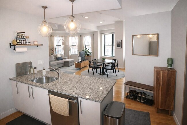 Building Photo - 40 Fay St