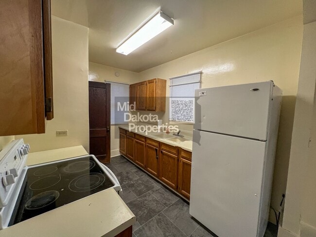 Building Photo - 500 S Wisconsin- 2 bedroom house