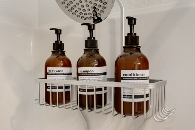 Building Photo - 5924 18th Ave SW