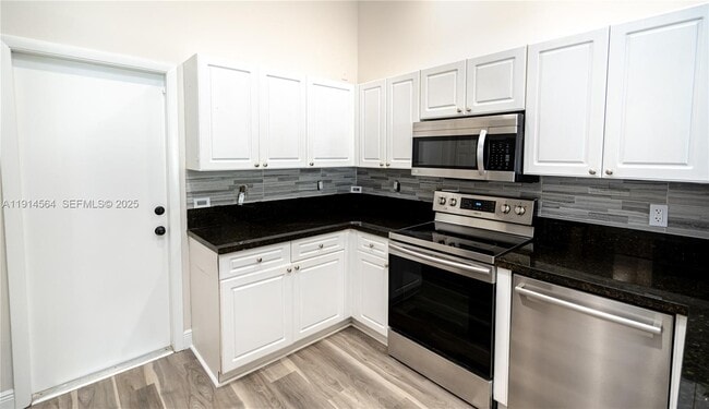 Building Photo - 1592 Salerno Cir