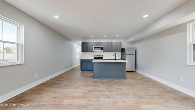 Building Photo - 116 Bauer Ave