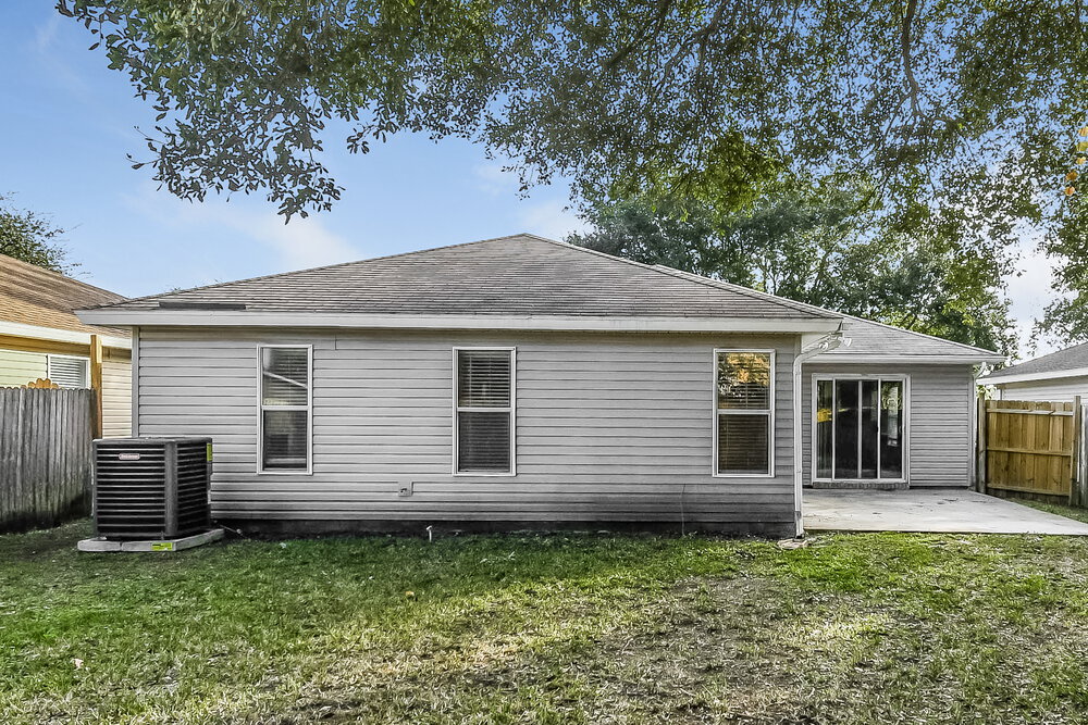 Building Photo - 590 Chancellor Dr W
