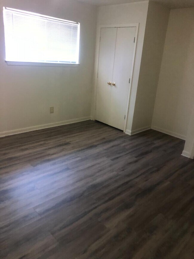 Building Photo - 114 Private Rd 3514