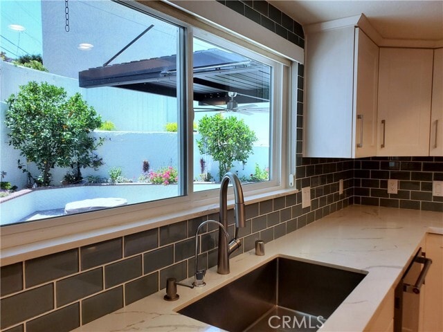 Building Photo - 219 W Escalones