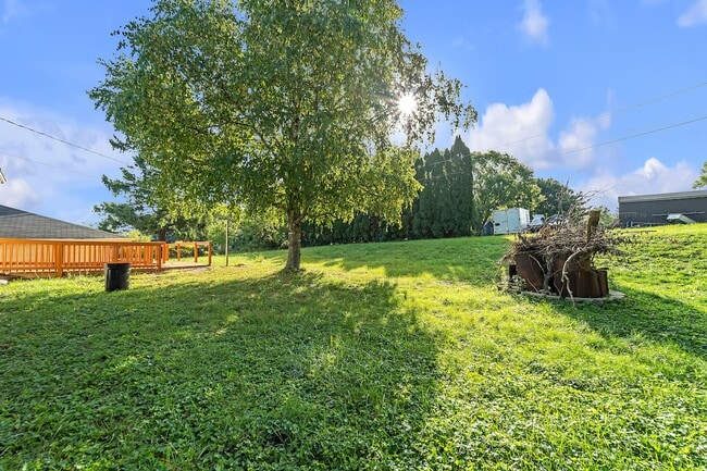 Building Photo - Longview Manor