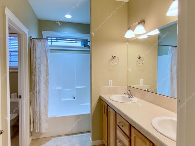 Building Photo - Designer 4BR- 2BA Home by Dry Canyon Park