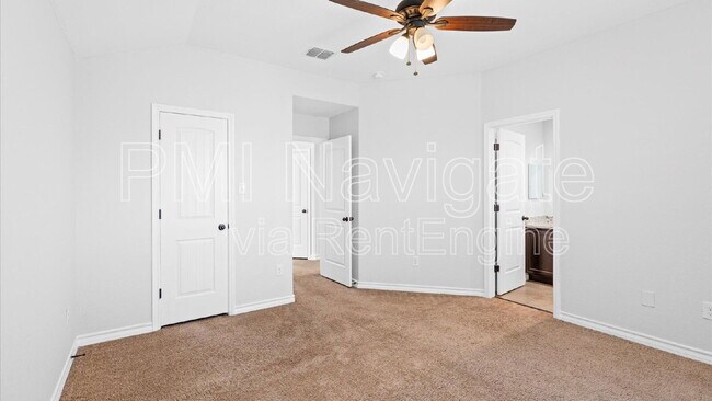 Building Photo - 6962 Lakeview Dr.