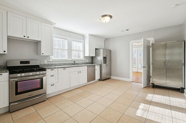 Building Photo - Cute & Cozy 3-Bedroom Home in Gretna!