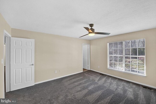 Building Photo - 801 High Plain Dr