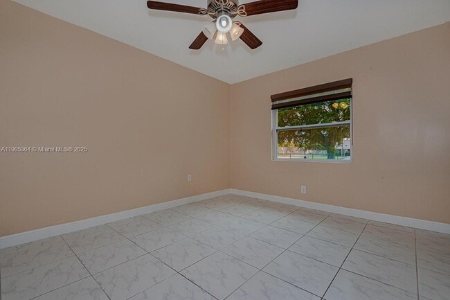 Building Photo - 401 SW 76th Terrace