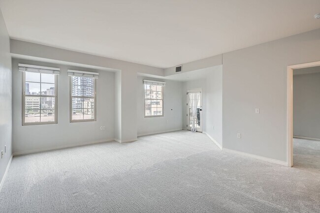 Building Photo - 300 W 11th Ave