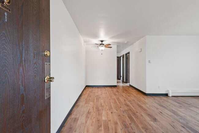 Building Photo - Kelly Street Villas