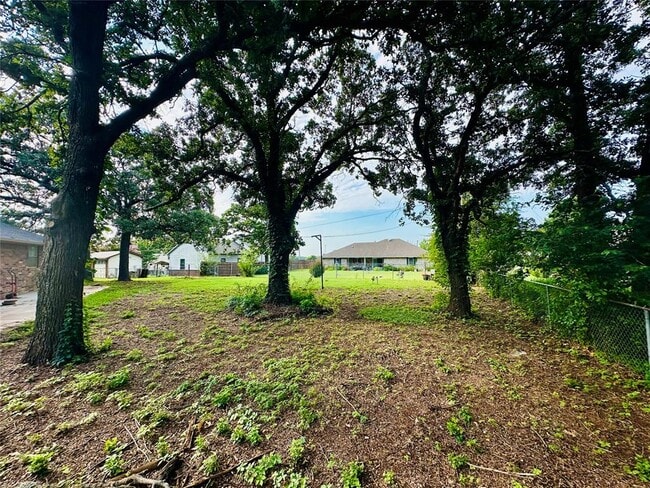 Building Photo - 107 Clador Dr