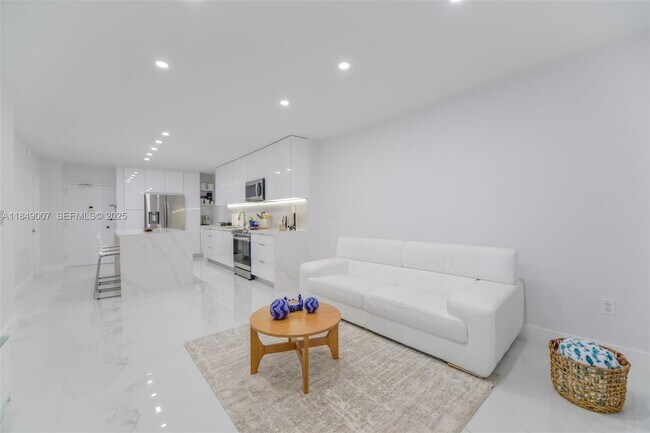 Building Photo - 1950 S Ocean Dr