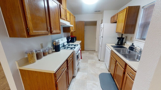 Building Photo - 1047 Sitting Bull Ct