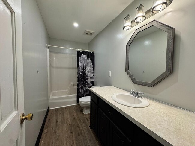 Building Photo - 1422 Old Peachland Rd