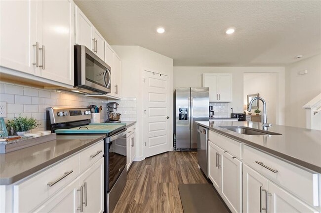 Building Photo - 421 Chayne Pl