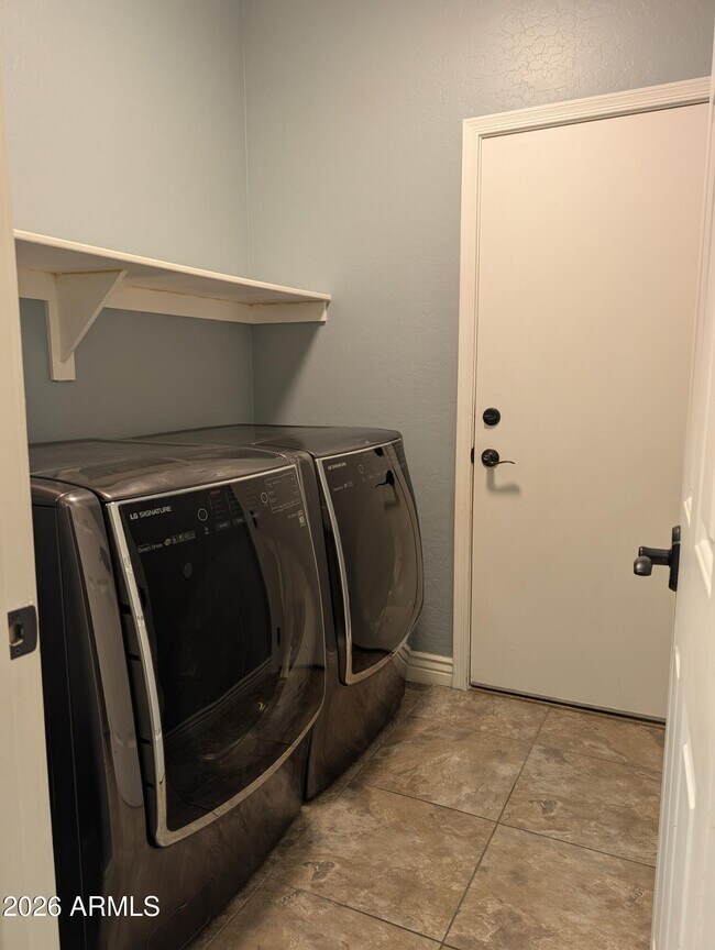 Building Photo - 1184 S Jesse Pl