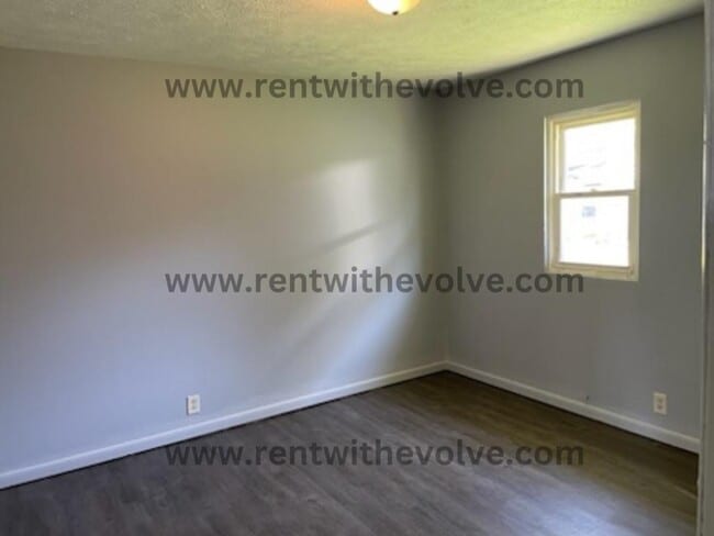 Building Photo - 225 S Angle St