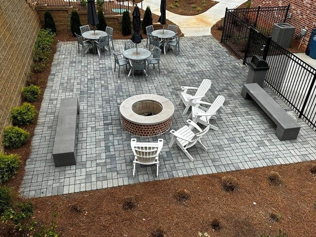 Building Photo - 519 Burton Dr