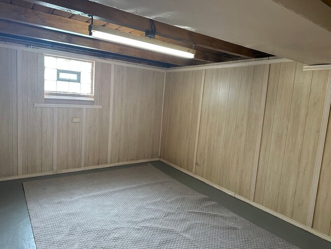 Building Photo - 2 Bedrooms 1 bath home for RENT