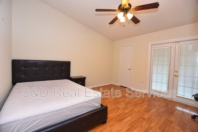 Building Photo - 1072 Meadowood Pointe Rd