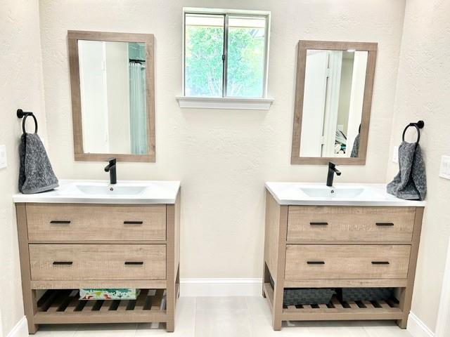 Building Photo - 2716 Glencliff Dr