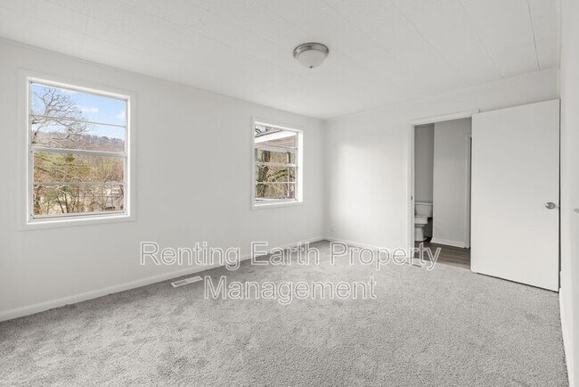 Building Photo - 1808 Brewster Rd