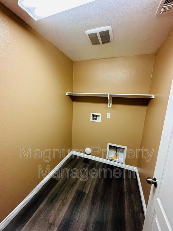 Building Photo - 34089 Dianthus Ln