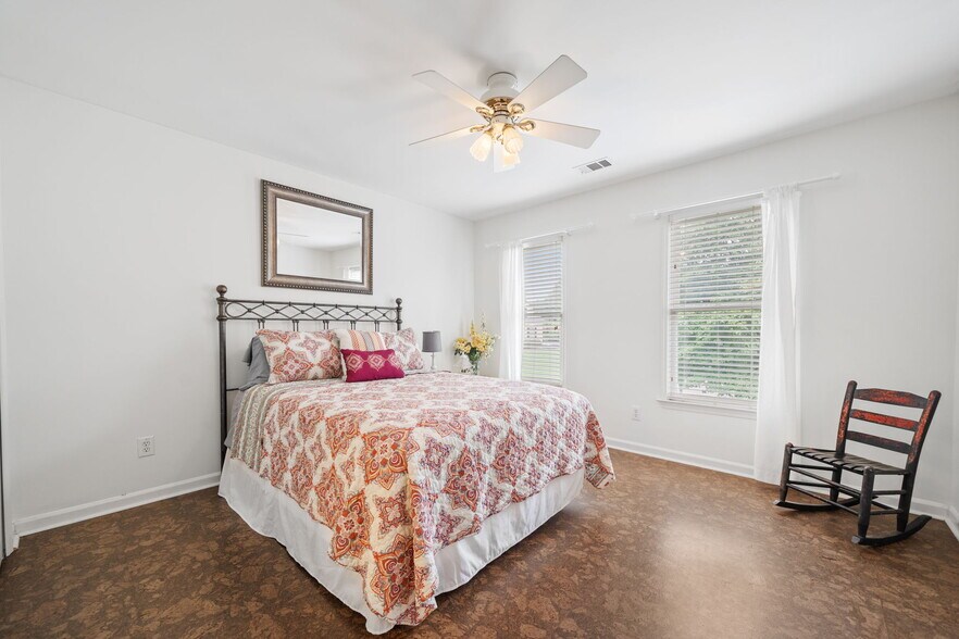 Guest bedroom - 600 Lyndhurst Cir