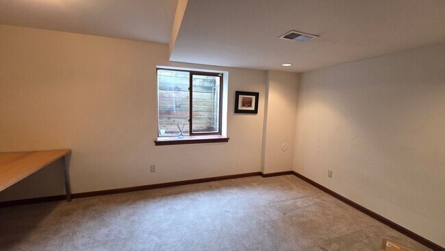 Building Photo - 7 bedroom 5 Bath Home In Desirable Boulder Location - Partially Furnished - 6 Month Lease Only