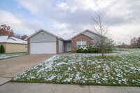 Building Photo - 1400 Bodie Dr