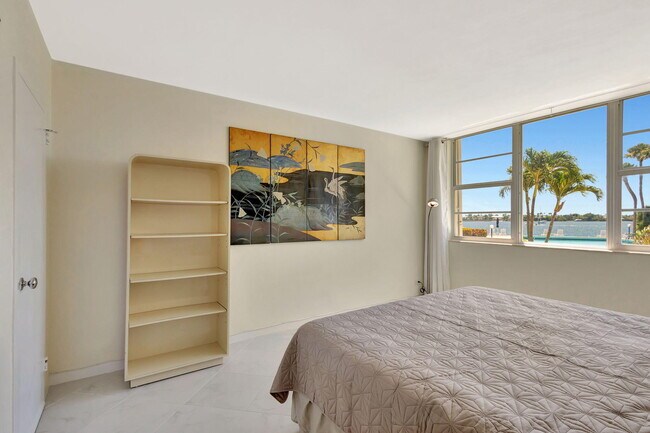 Building Photo - 2800 N Flagler Dr