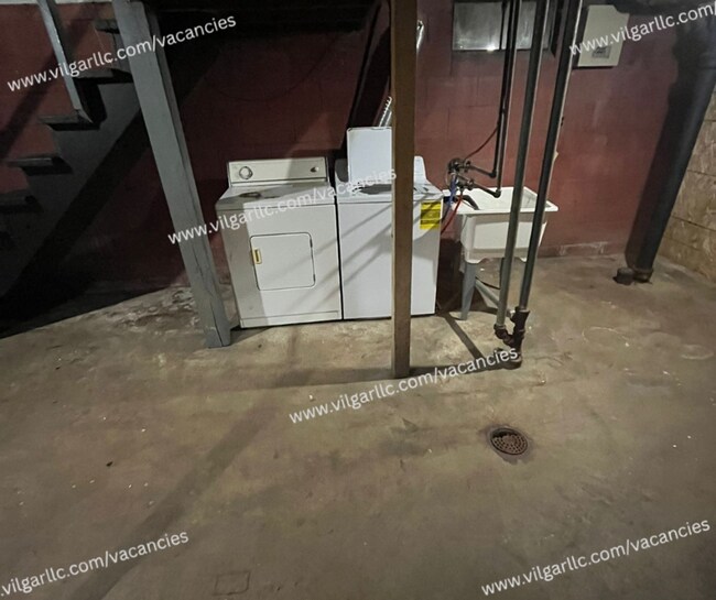 Building Photo - 2 large bedrooms & 1 newly updated bathroom home in Gary, IN