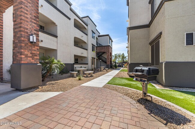 Building Photo - 3302 N 7th St