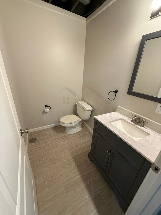 Building Photo - 16135 Henry Ruff Rd