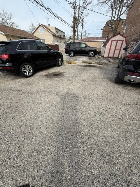 Building Photo - 7612 W Belmont Ave