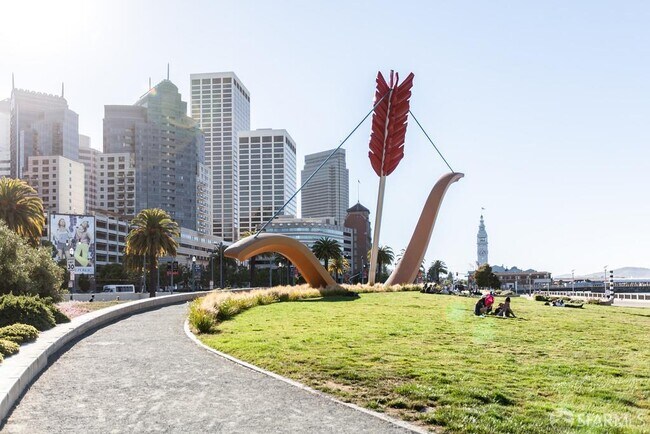 Building Photo - 301 Main St