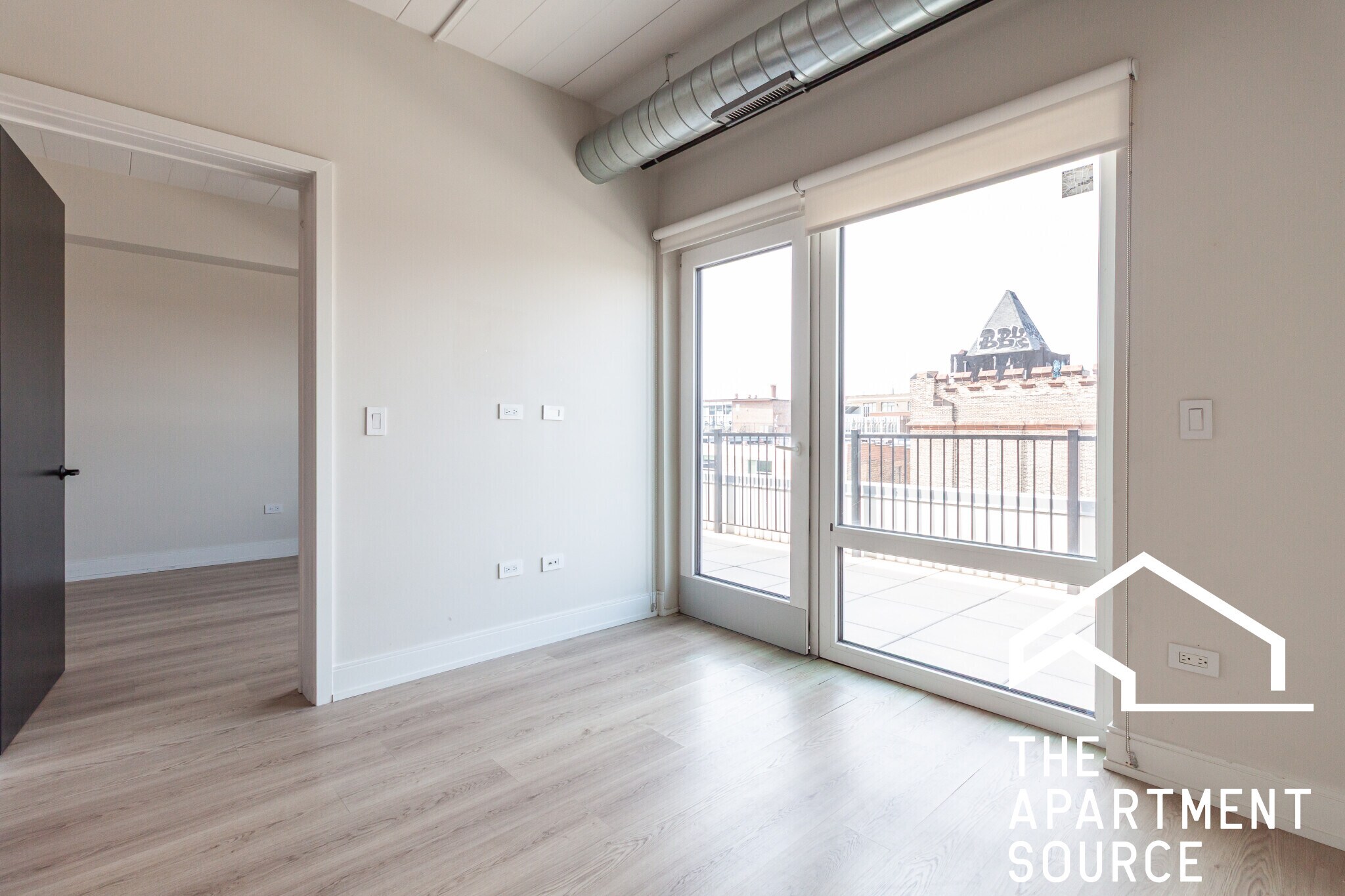 Building Photo - 931 W Belmont Ave