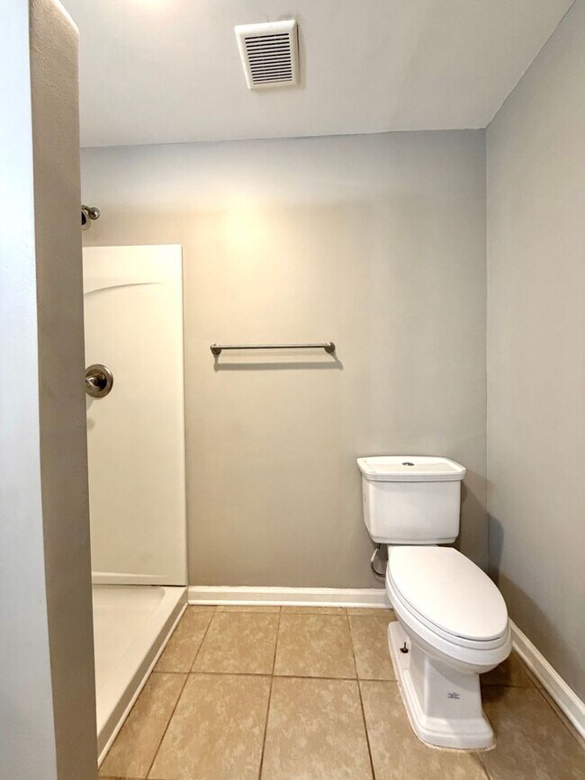 Building Photo - 1909 Needmore Rd