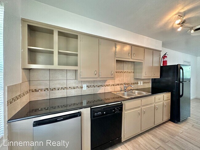 Building Photo - 3 br, 1.5 bath House - 707 S. 13th St