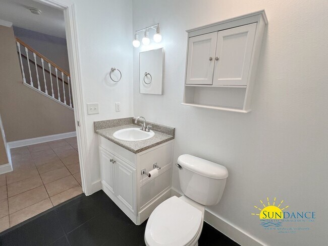 Building Photo - Charming 3 Bedroom Eagles Landing Townhous...