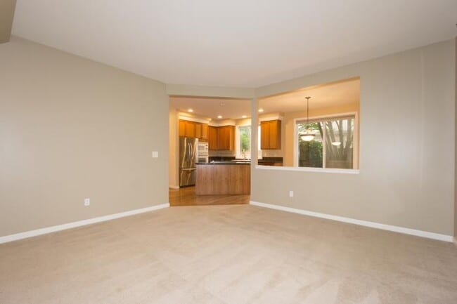 Building Photo - 4 bedroom in Kirkland WA 98033